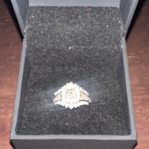 Elegant Silver Women’s Diamond Rings - Picture 1 of 11